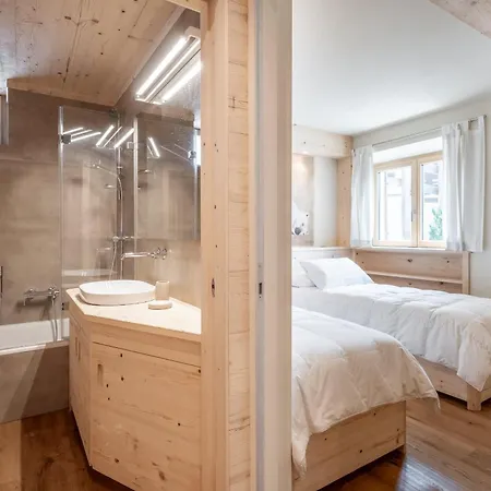 Brand New Large 4 Bedroom In Great Location Daire Cortina dʼAmpezzo