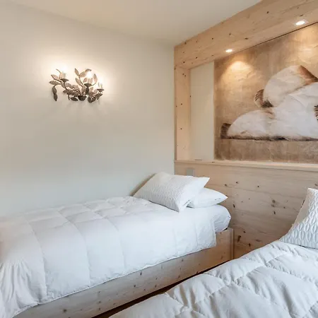 Brand New Large 4 Bedroom In Great Location Lejlighed *