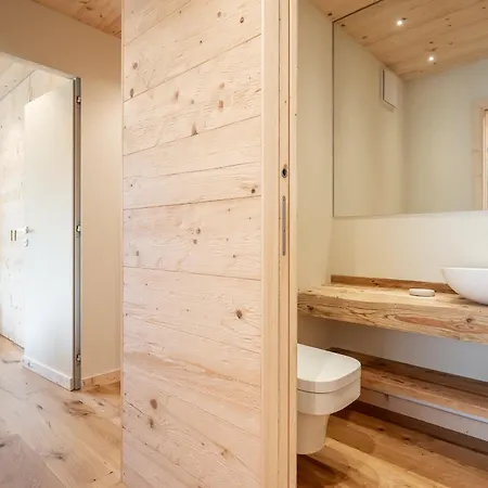 Brand New Large 4 Bedroom In Great Location Cortina dʼAmpezzo