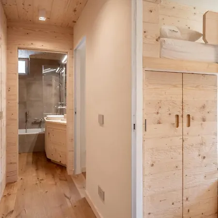 Brand New Large 4 Bedroom In Great Location Cortina dʼAmpezzo