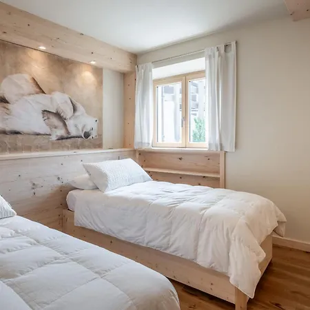 Brand New Large 4 Bedroom In Great Location Lejlighed *