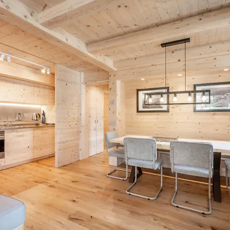 Brand New Large 4 Bedroom In Great Location Cortina dʼAmpezzo