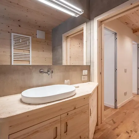 Brand New Large 4 Bedroom In Great Location Cortina dʼAmpezzo